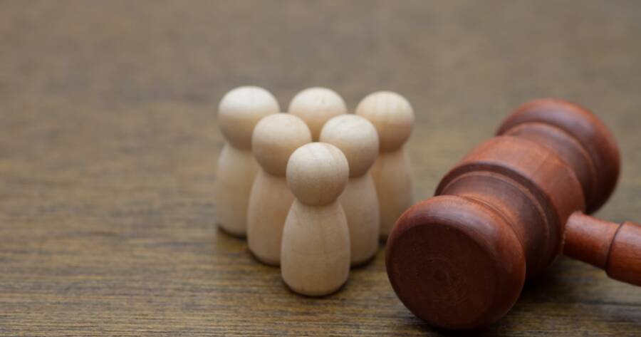Understanding Class Action Suits for Medical Device Injuries and How They Help Patients Seek Compensation
