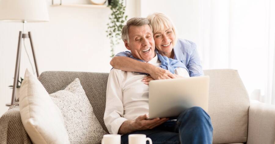 How Seniors Can Choose the Right Internet Plan